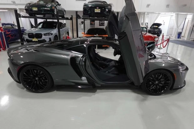 2022 McLaren GT - Image 3 of 7
