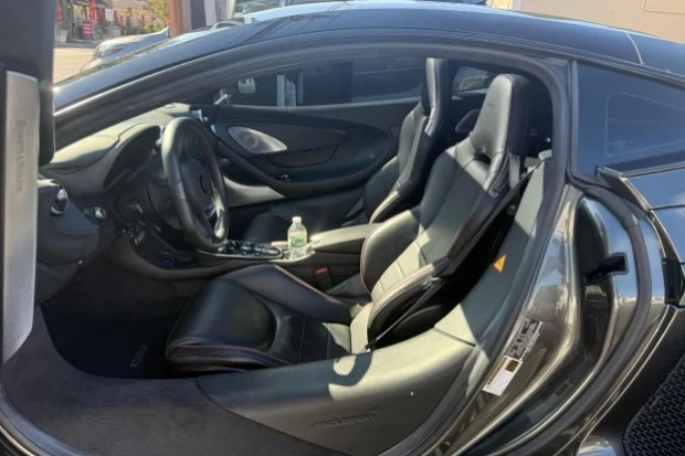 2022 McLaren GT - Image 4 of 7