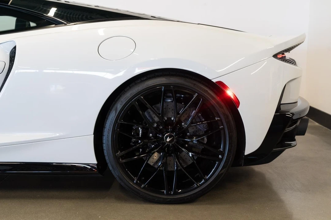 2022 McLaren GT - Image 18 of 21