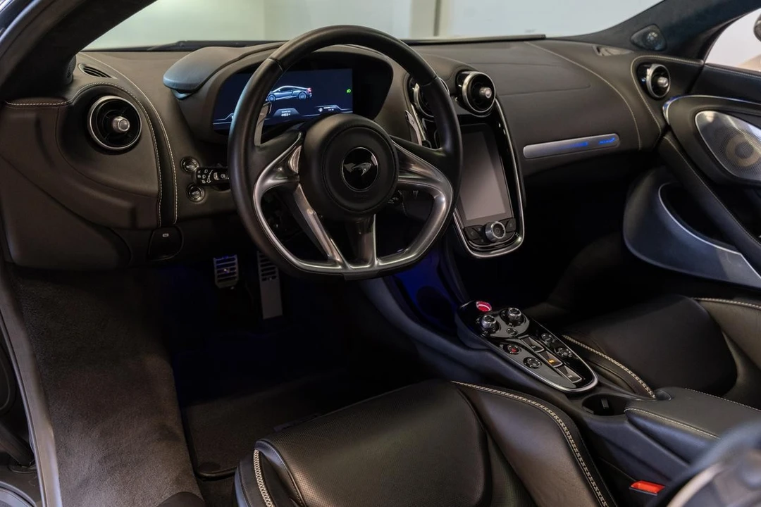 2022 McLaren GT - Image 2 of 21