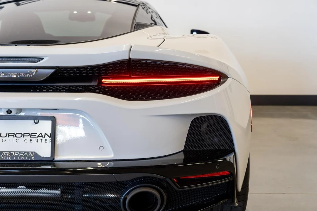 2022 McLaren GT - Image 15 of 21