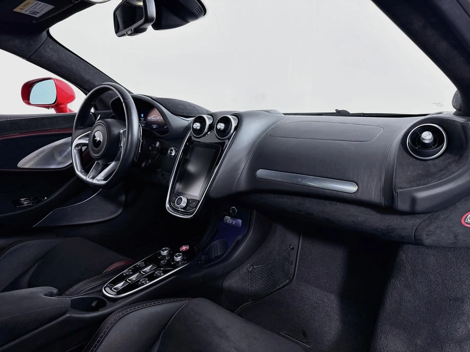 2022 McLaren GT - Image 27 of 31
