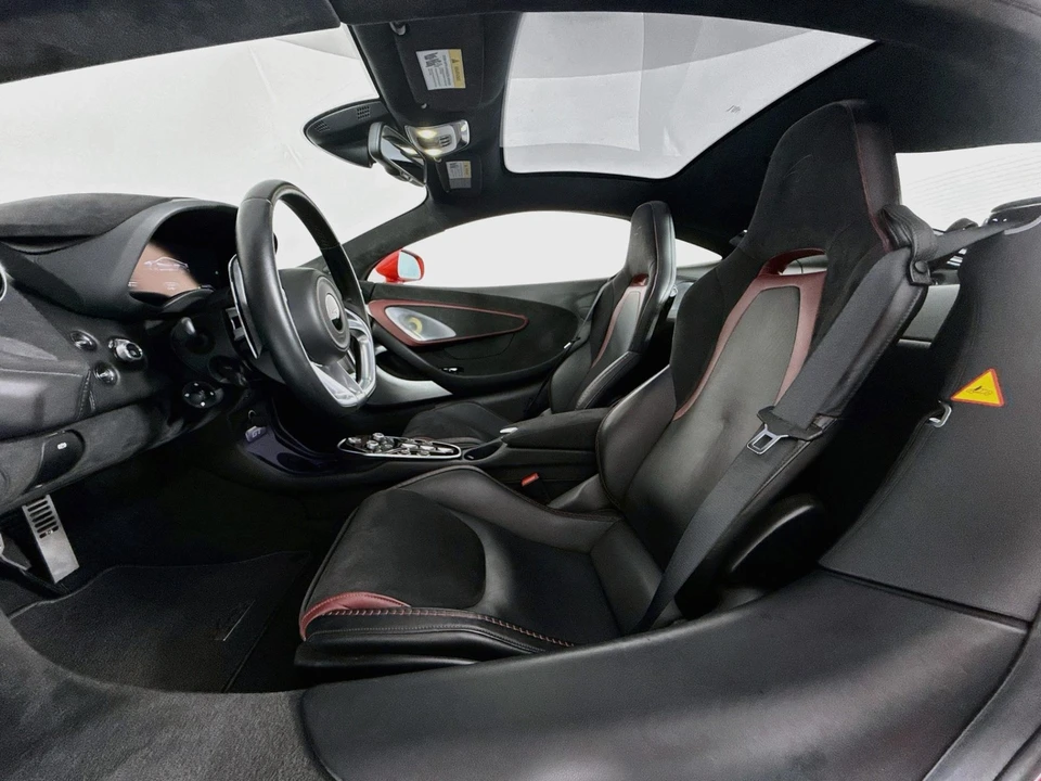 2022 McLaren GT - Image 11 of 31