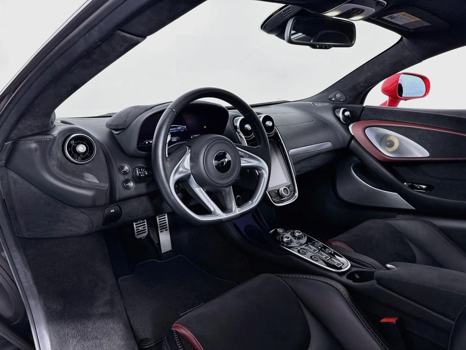 2022 McLaren GT - Image 9 of 31