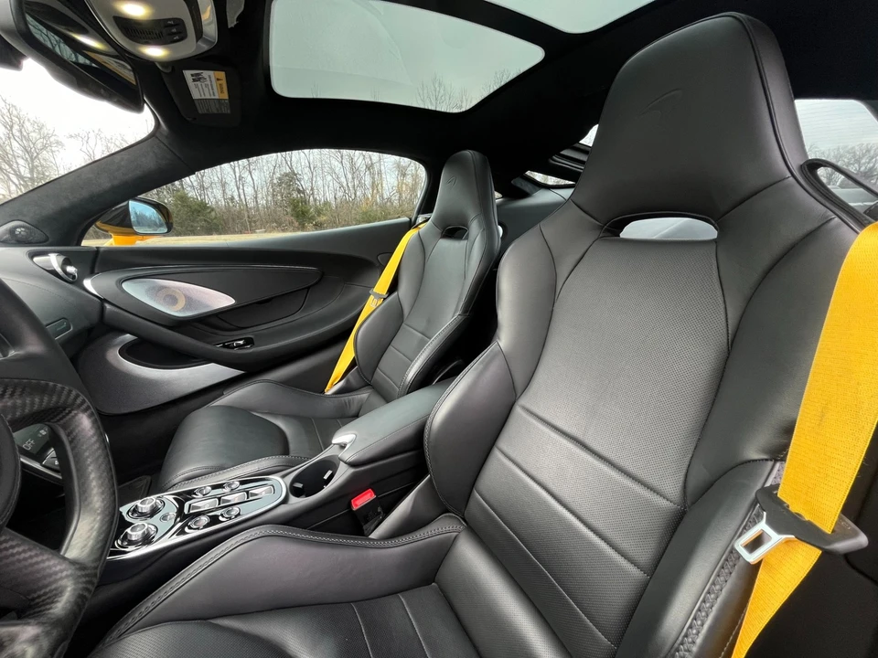 2022 McLaren GT - Image 19 of 21
