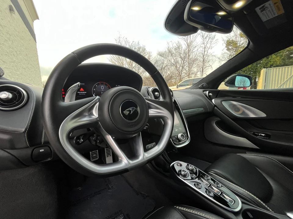 2022 McLaren GT - Image 17 of 21