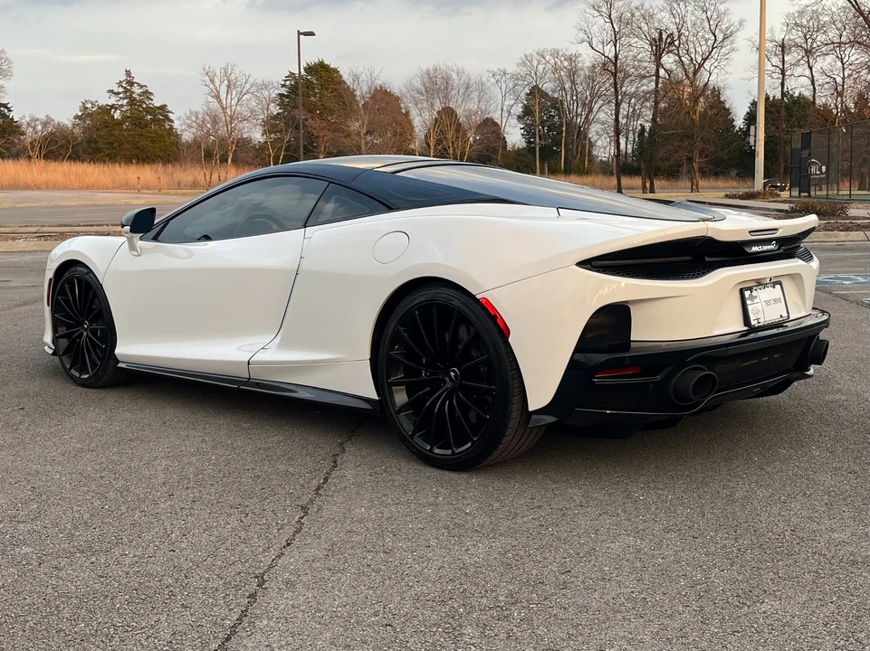 2022 McLaren GT - Image 14 of 21