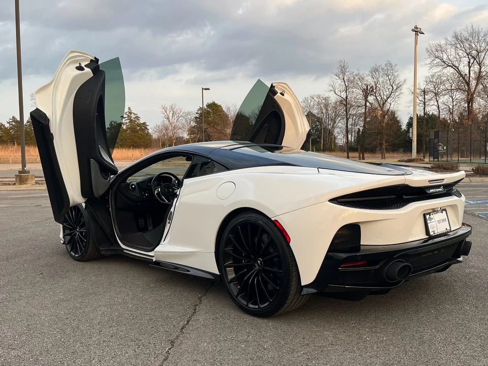 2022 McLaren GT - Image 7 of 12