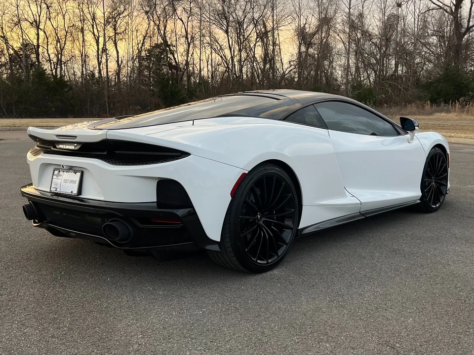 2022 McLaren GT - Image 15 of 21