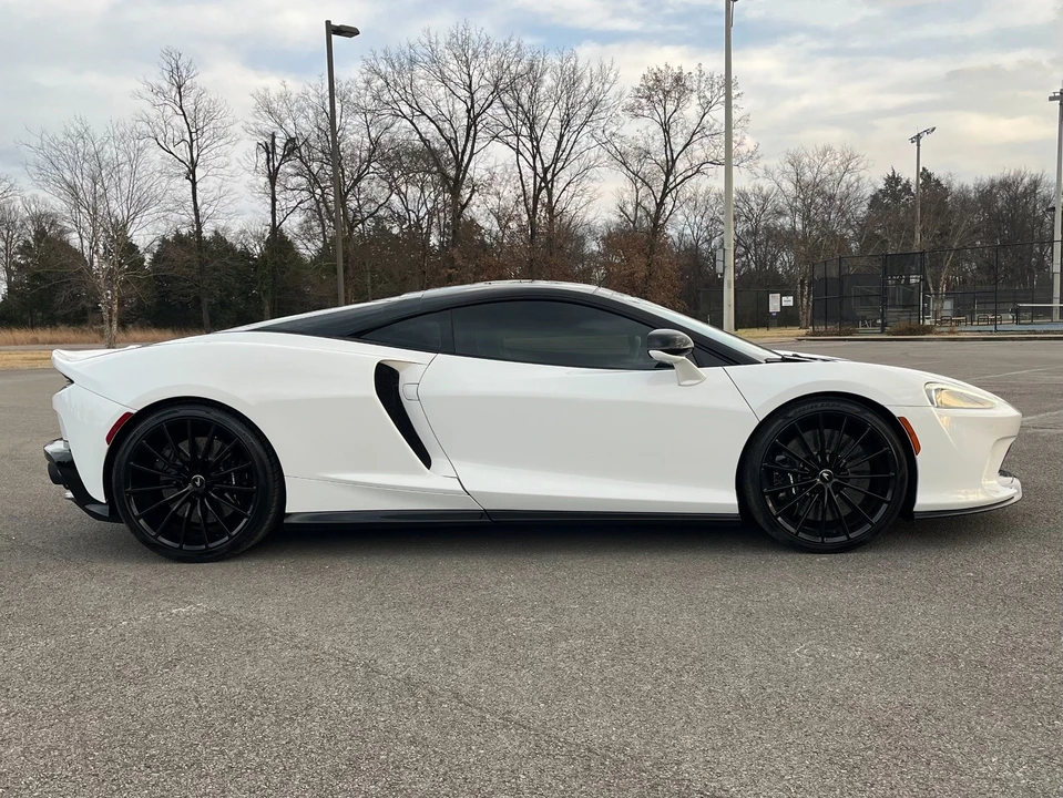 2022 McLaren GT - Image 11 of 12