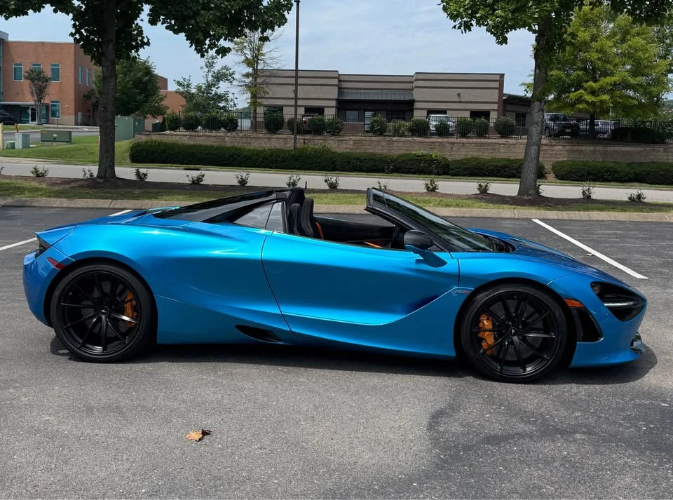 2022 McLaren 720S - Image 2 of 10