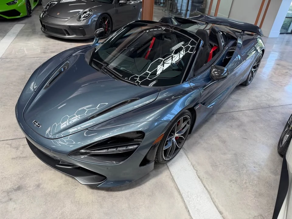 2022 McLaren 720S Spider - Image 2 of 19