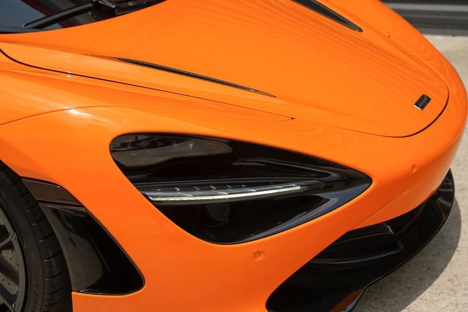 2022 McLaren 720S - Image 16 of 20