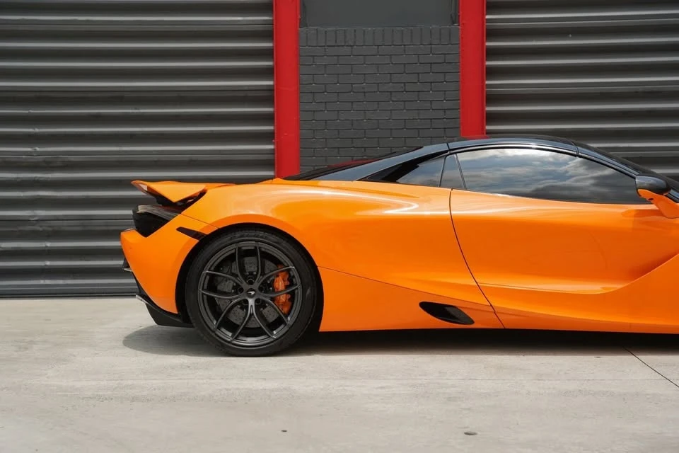2022 McLaren 720S - Image 19 of 20