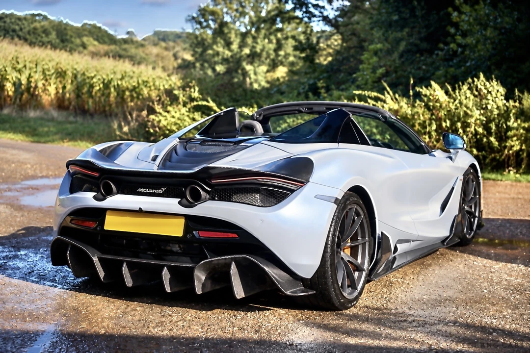 2022 McLaren 720S Spider - Image 7 of 31