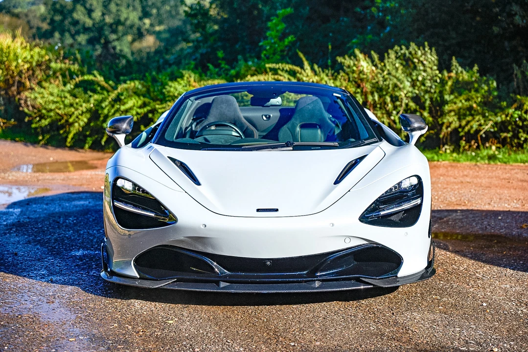 2022 McLaren 720S Spider - Image 2 of 31