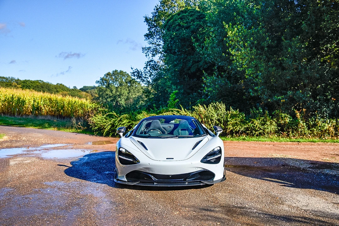 2022 McLaren 720S Spider - Image 13 of 31