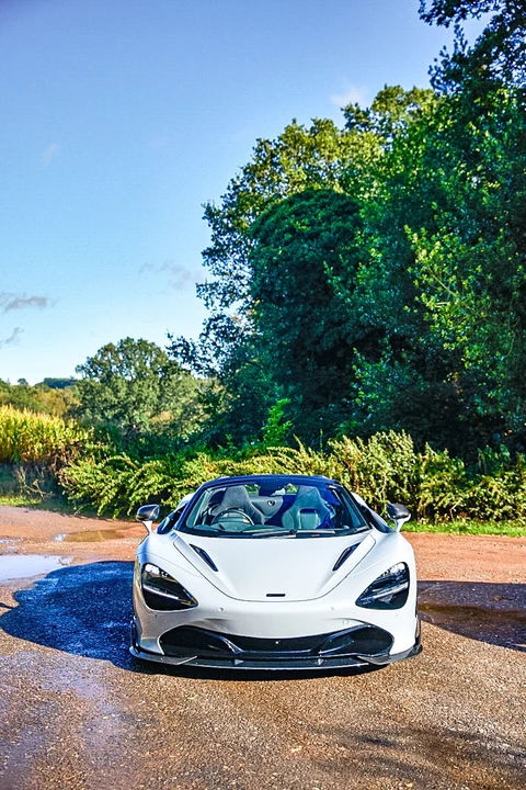 2022 McLaren 720S Spider - Image 14 of 31