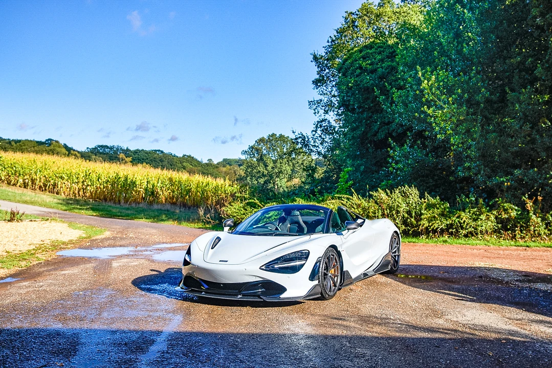 2022 McLaren 720S Spider - Image 15 of 31