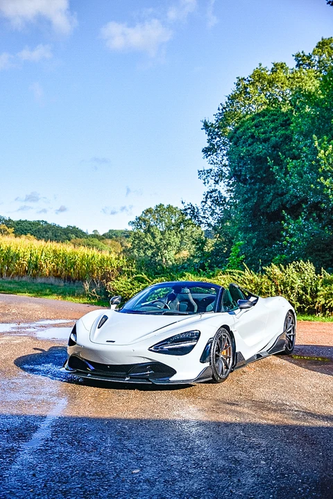 2022 McLaren 720S Spider - Image 16 of 31