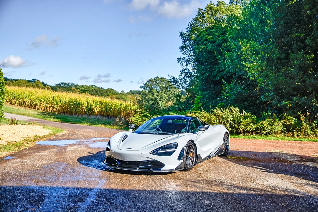 2022 McLaren 720S Spider - Image 17 of 31