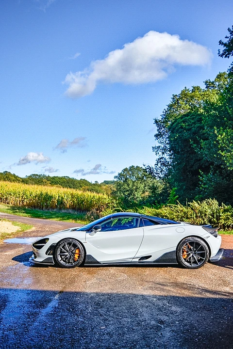2022 McLaren 720S Spider - Image 20 of 31