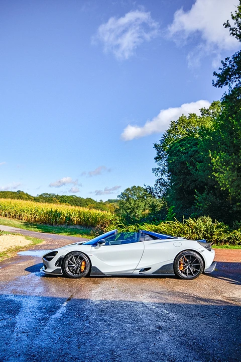 2022 McLaren 720S Spider - Image 22 of 31