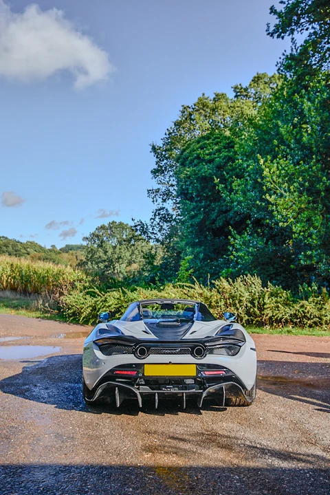 2022 McLaren 720S Spider - Image 23 of 31