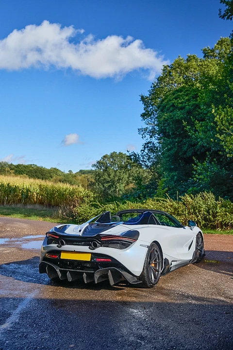2022 McLaren 720S Spider - Image 25 of 31