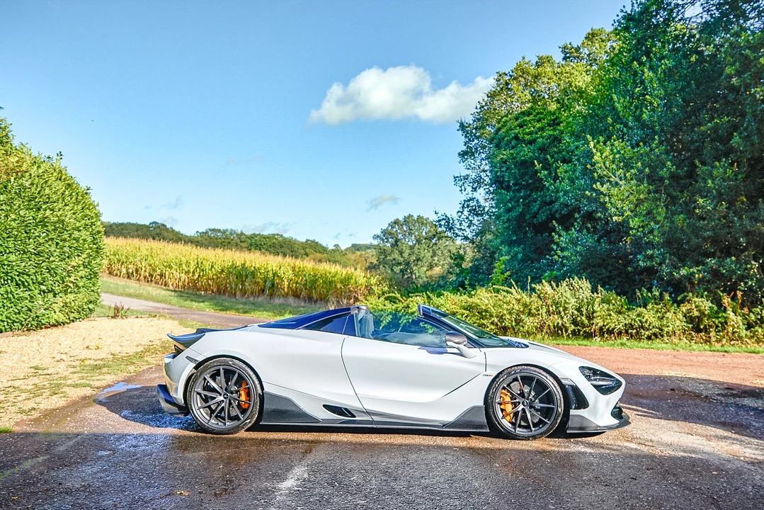 2022 McLaren 720S Spider - Image 26 of 31