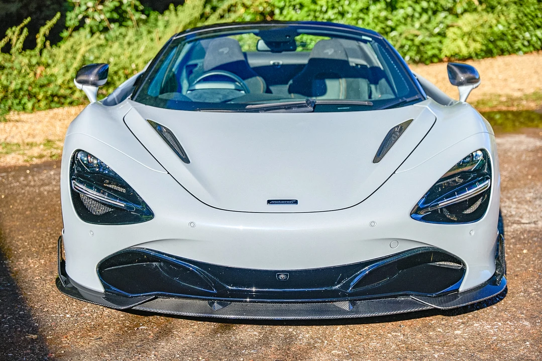 2022 McLaren 720S Spider - Image 10 of 31