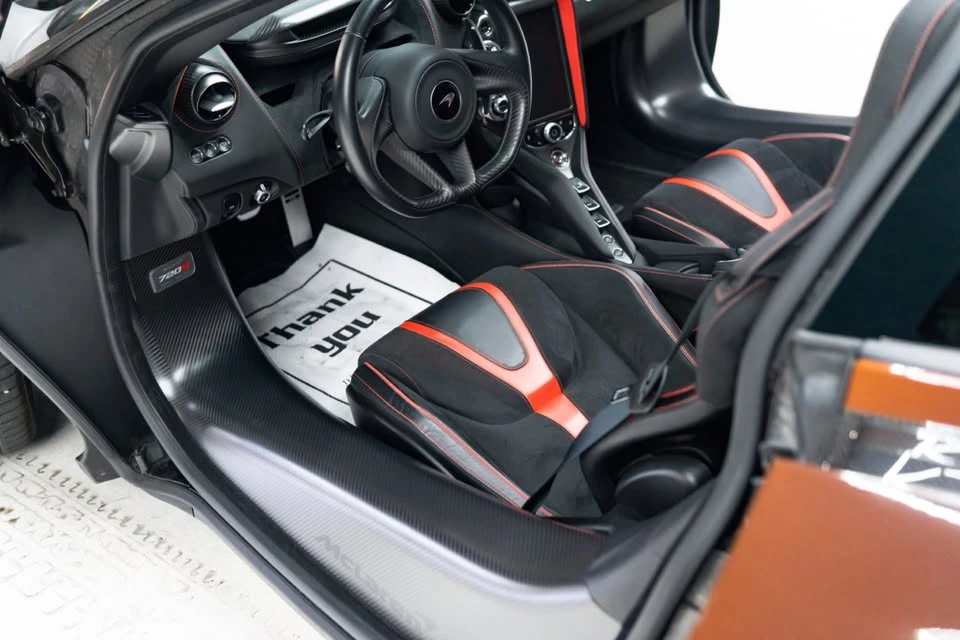 2022 McLaren 720S - Image 9 of 13