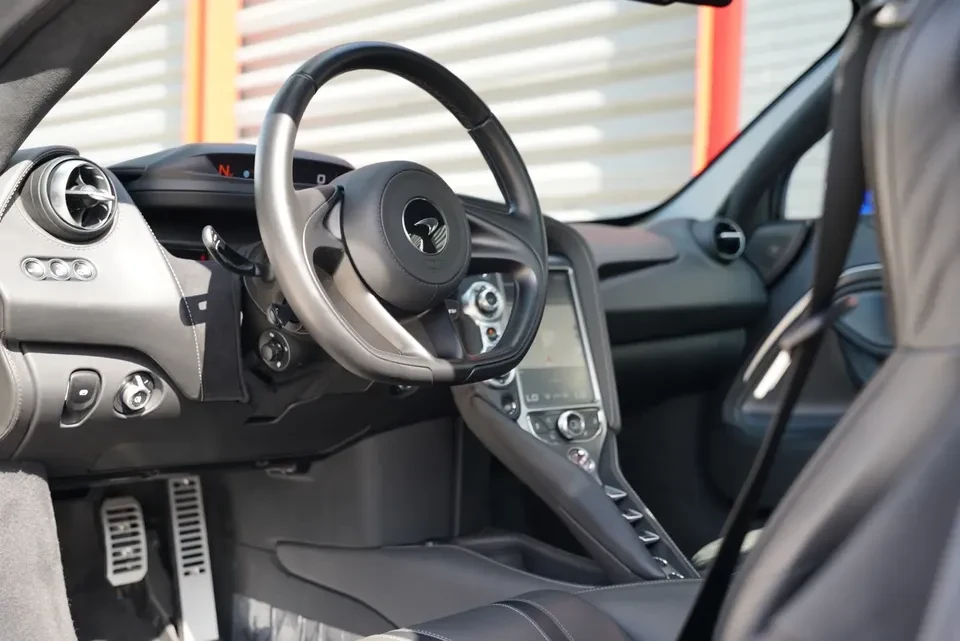 2022 McLaren 720S - Image 7 of 20