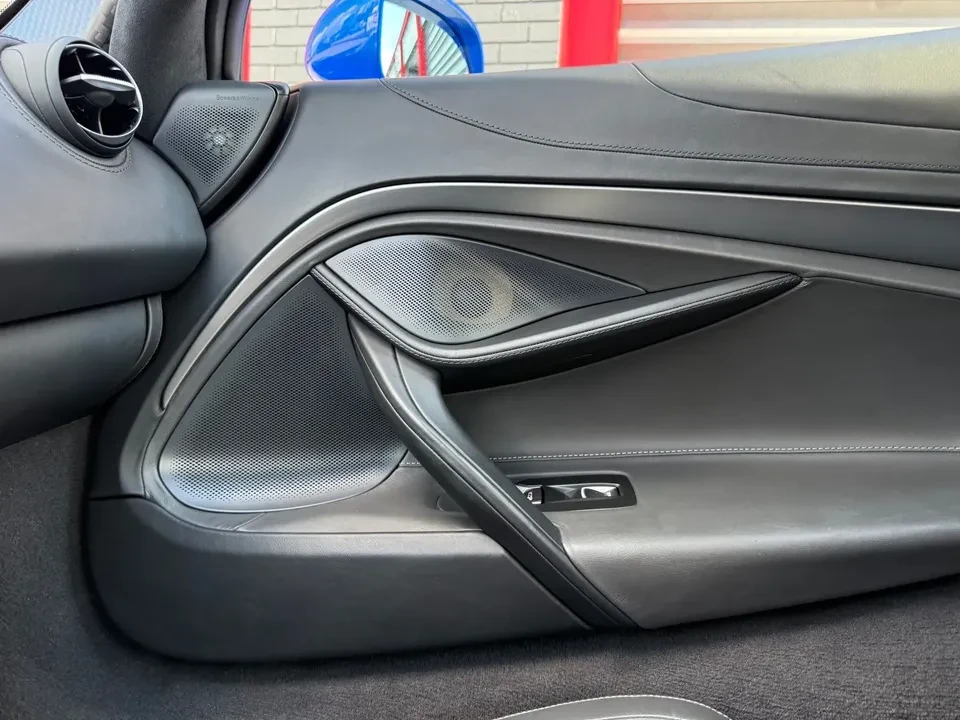 2022 McLaren 720S - Image 11 of 20