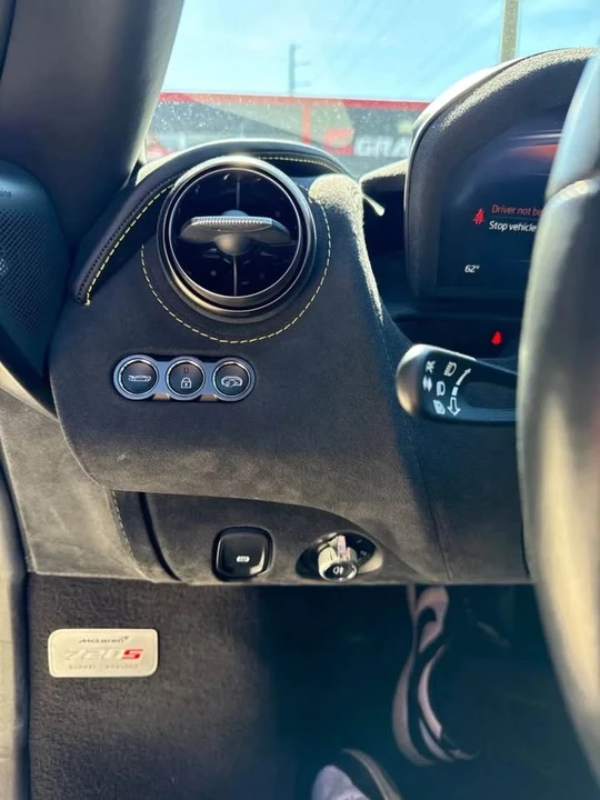 2022 McLaren 720S - Image 14 of 20