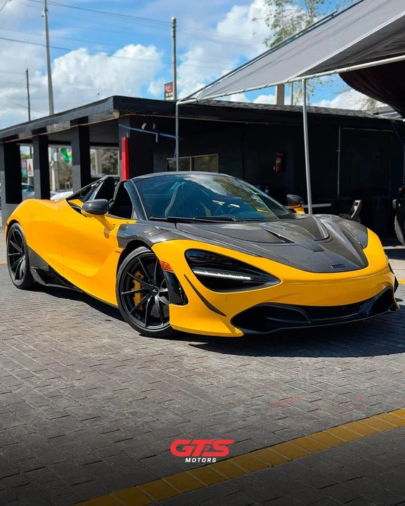 2022 McLaren 720S - Image 2 of 11