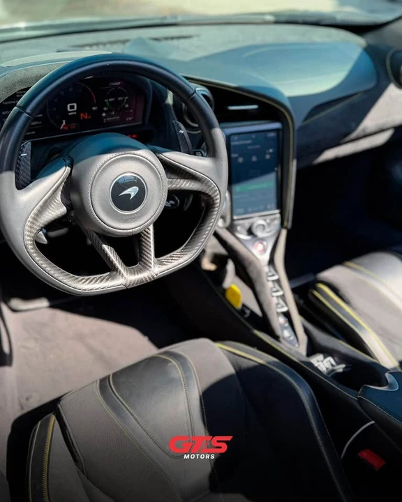 2022 McLaren 720S - Image 7 of 11