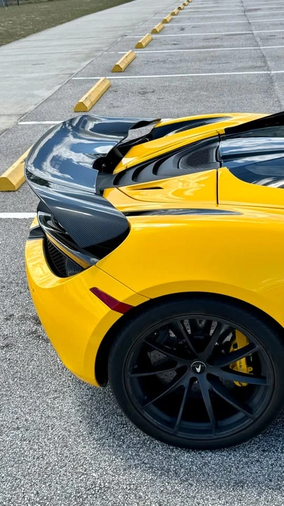 2022 McLaren 720S Spider - Image 13 of 20