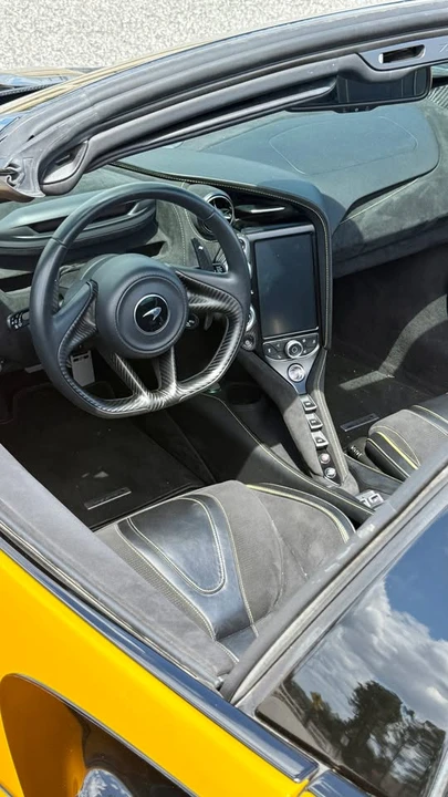 2022 McLaren 720S Spider - Image 14 of 20
