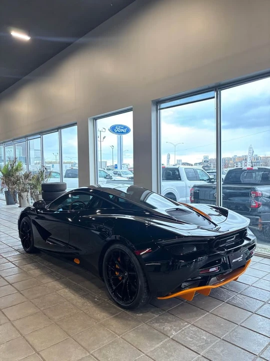 2022 McLaren 720S - Image 2 of 5