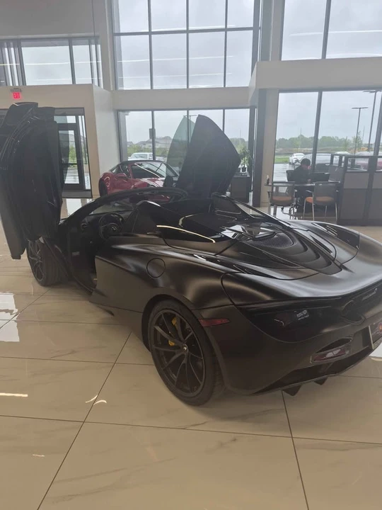 2022 McLaren 720S Spider - Image 3 of 13