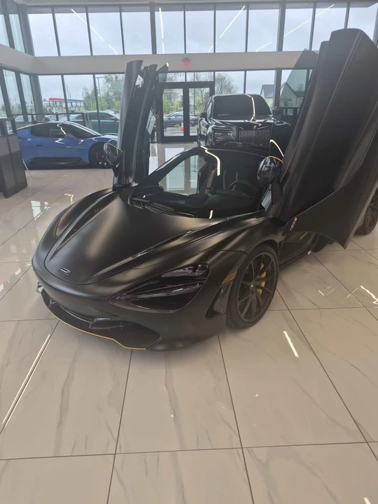 2022 McLaren 720S Spider - Image 2 of 13