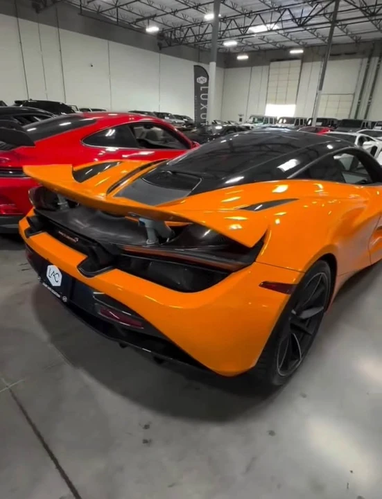 2022 McLaren 720S - Image 2 of 5