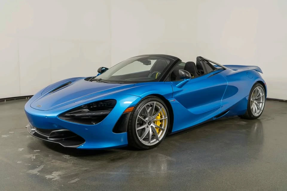 2022 McLaren 720S Spider - Image 2 of 14