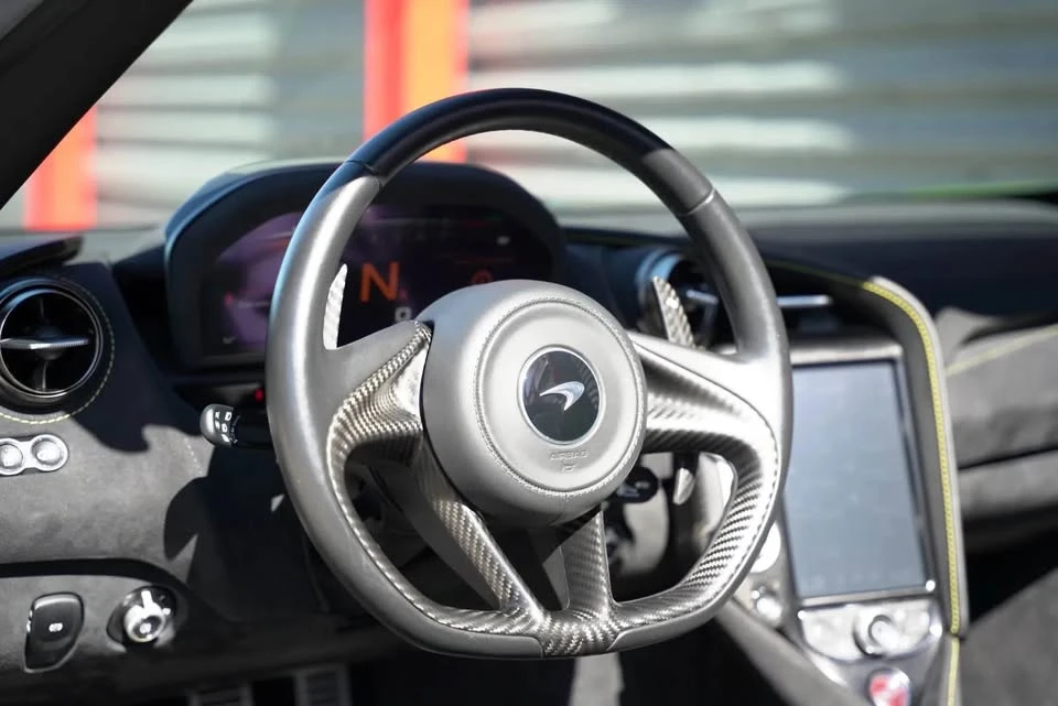 2022 McLaren 720S Spider - Image 2 of 18