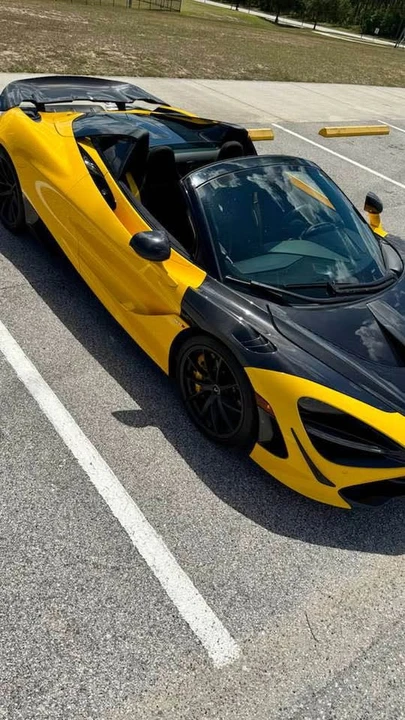 2022 McLaren 720S Spider - Image 9 of 16
