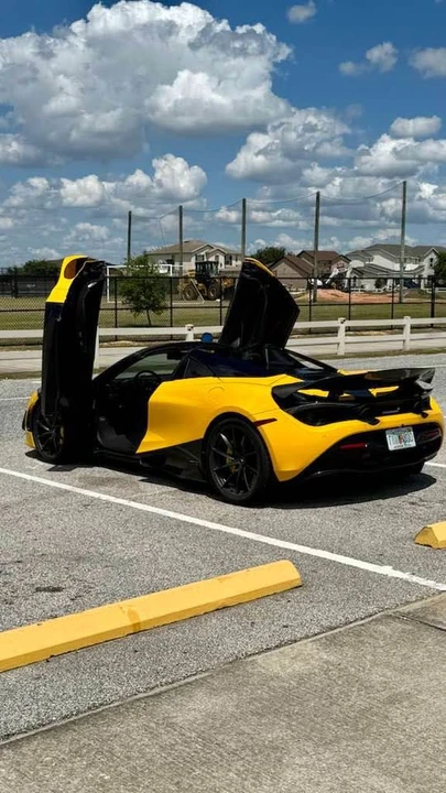 2022 McLaren 720S Spider - Image 4 of 16