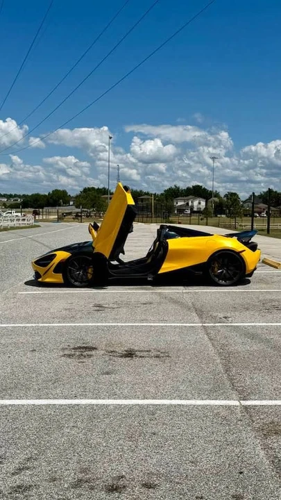 2022 McLaren 720S Spider - Image 3 of 16