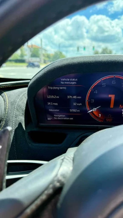 2022 McLaren 720S Spider - Image 14 of 16