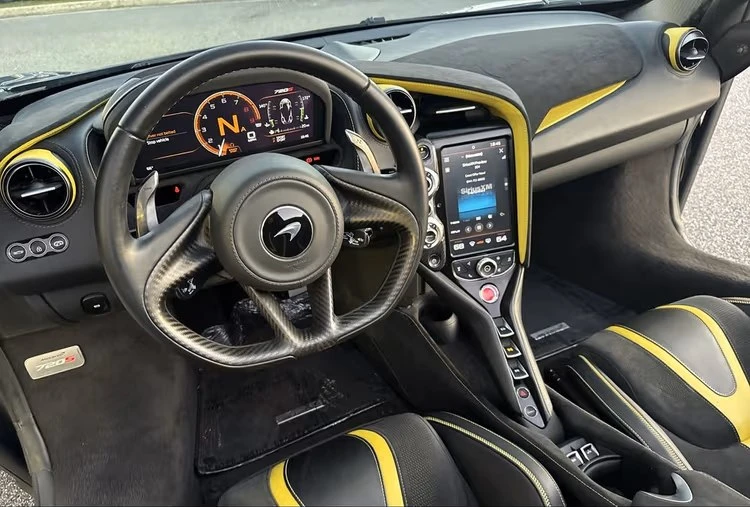 2022 McLaren 720S - Image 7 of 11